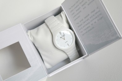 skagen-ceramic-watch-in-box