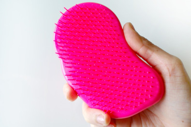 Tangle-Teezer-in-hand