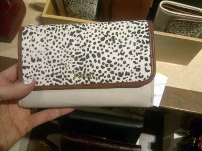 Fossil furry wallet