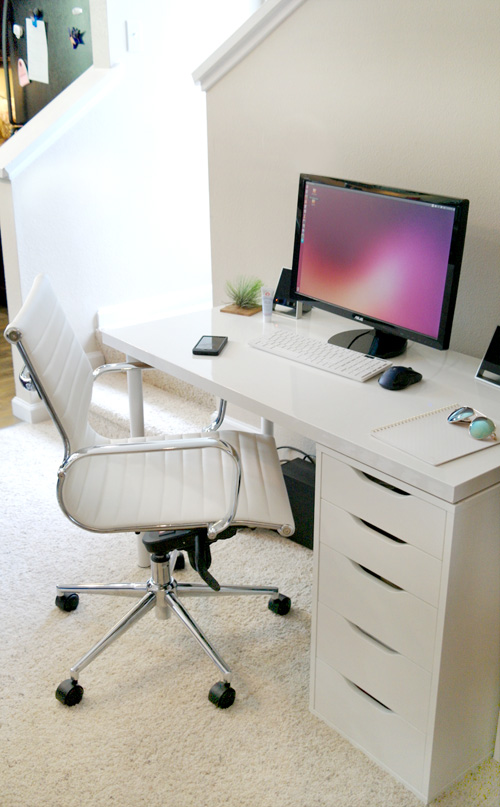 STAPLES Upholstered Leather Chair