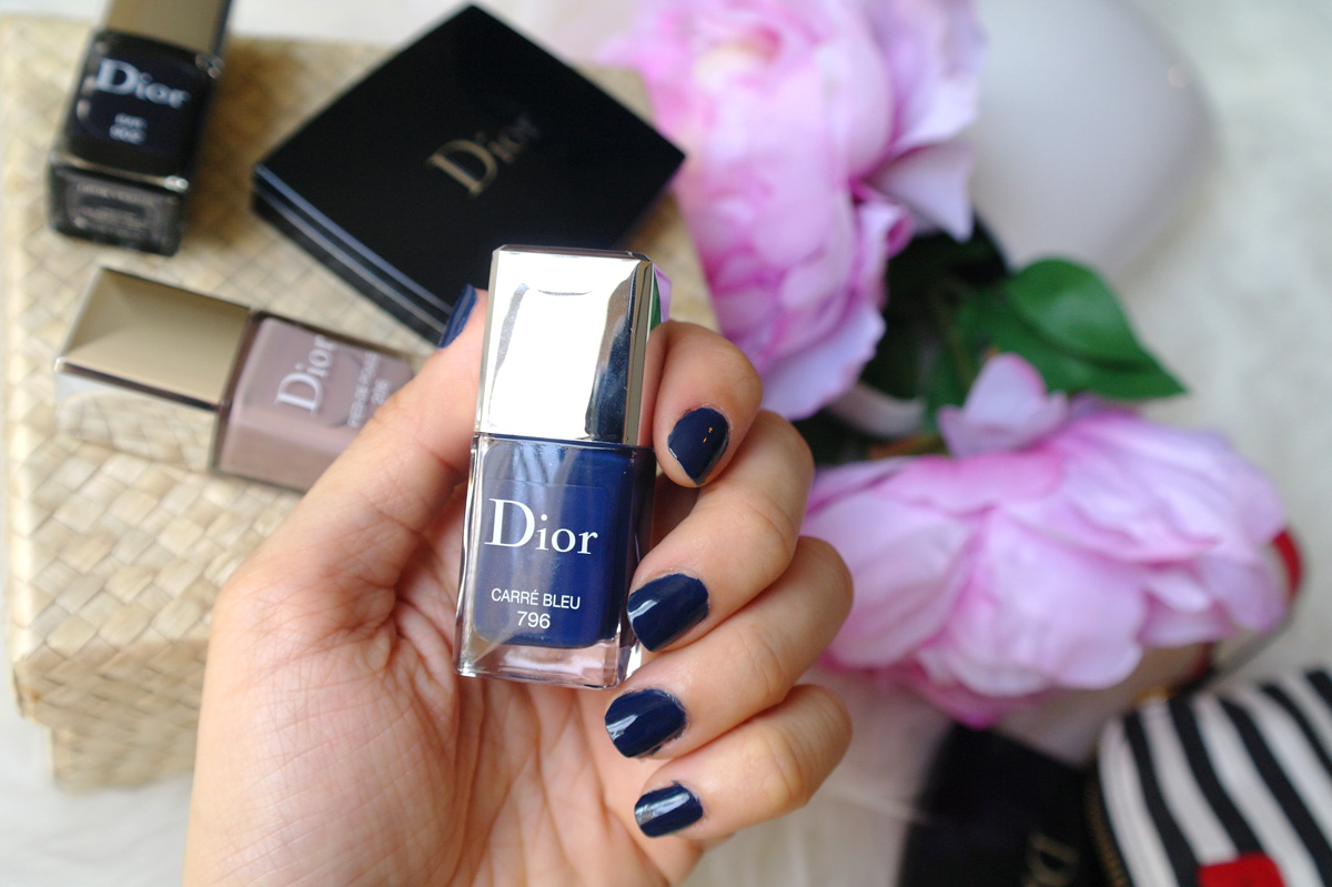 Dior-Carre-Bleu-Thumb
