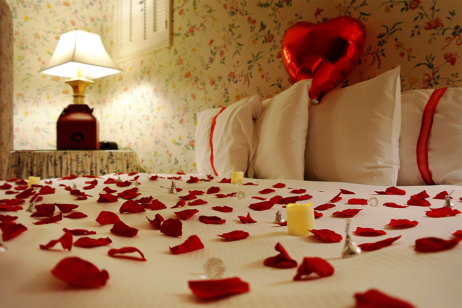 Romance-pkg-on-bed