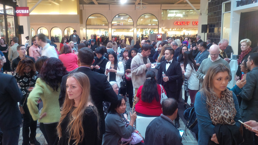 Crowded-event-at-Uniqlo