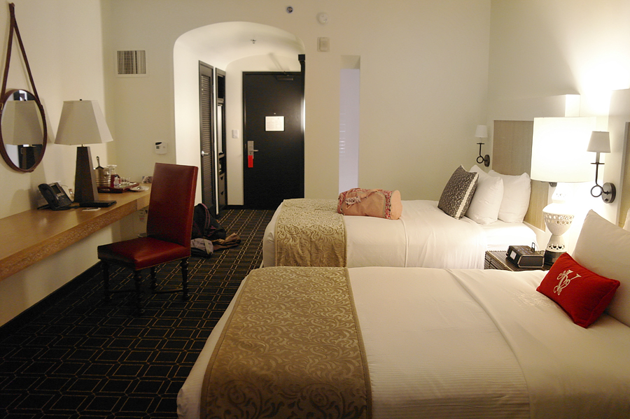 Hotel-Room-at-Valencia