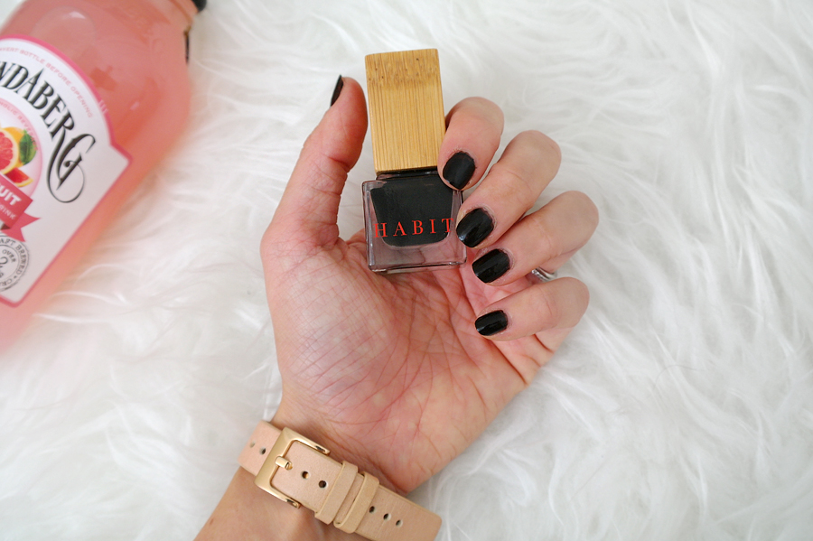 Habit-Polish-on-nails