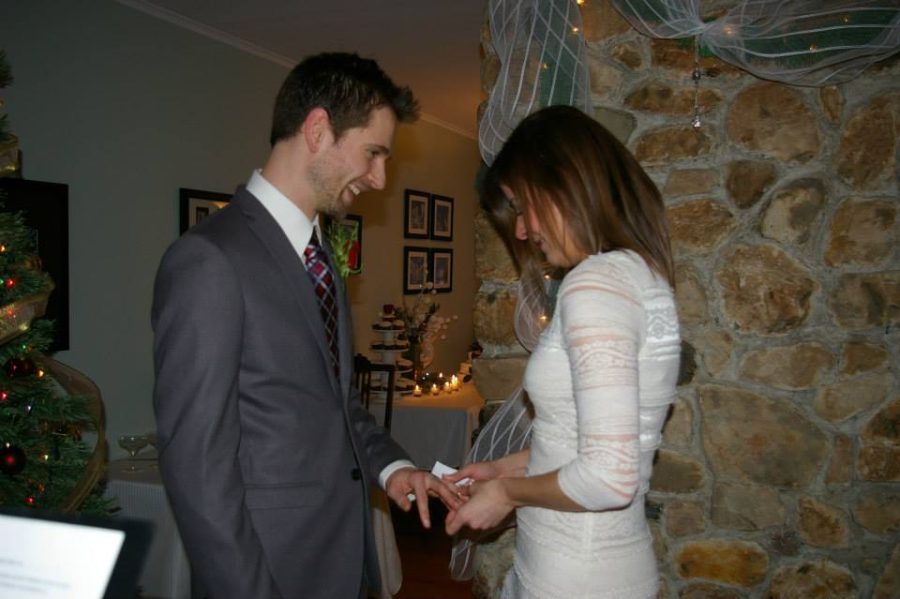 5 Times You Should Take Your Wedding Ring Off